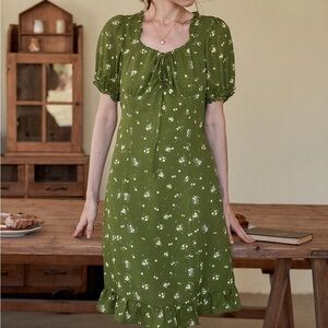 Simple retro MAGNOLIA PRINTED FLORAL SHORT DRESS green